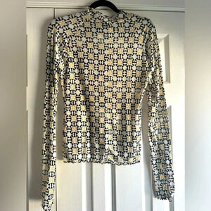 Free People FP Movement Top Long sleeves, geometric print. Size SP